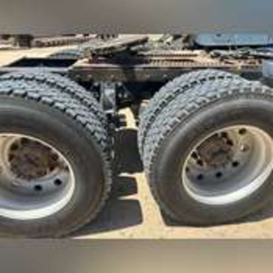 1999 Peterbilt 377 T/A Truck Tractor
