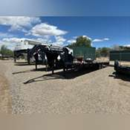 2002 Road 40 ft T/A Gooseneck Trailer