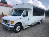 2005 Ford E450 Bus 22 passenger with wheel