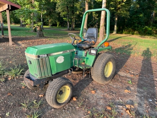 JD 756 Tractor Diesel engine, 3 point PTO Hydro trans.