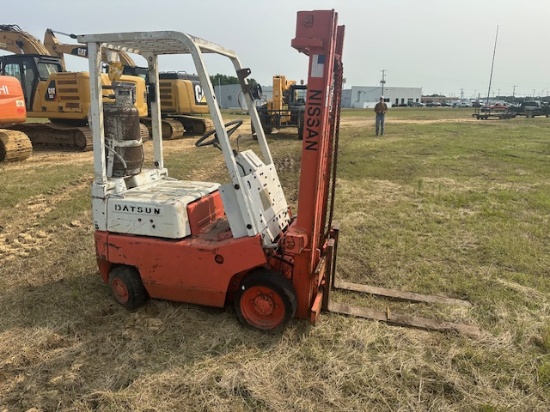 Nissan Warehouse Forklift