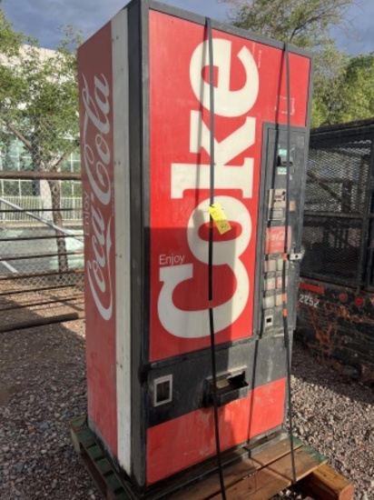 SODA VENDING MACHINE
