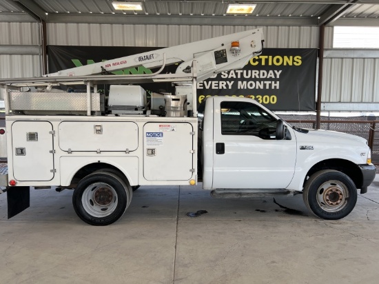 2004 Ford F-450 Super Duty Bucket Truck