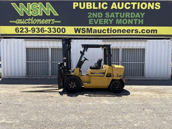 Caterpillar DP40K Forklift