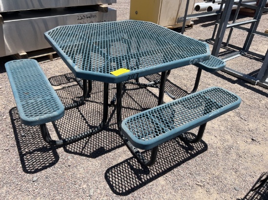 PICNIC TABLE