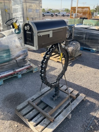 CUSTOM MAILBOX