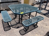 PICNIC TABLE