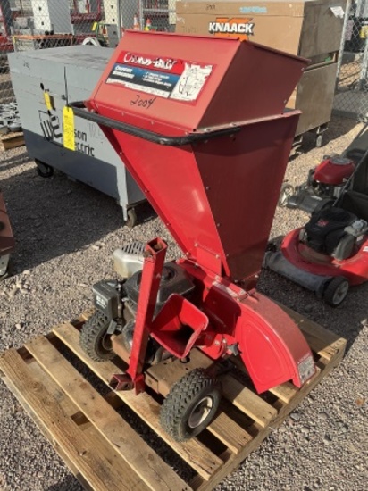 TROY-BILT GAS POWERED CHIPPER / SHREDDER