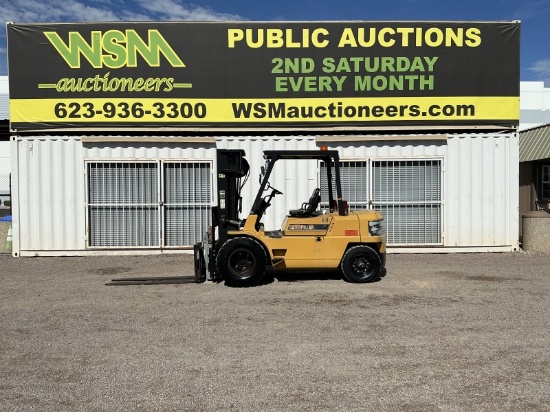 2000 Caterpillar DP40 Forklift