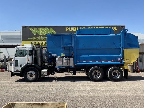 2018 Peterbilt 520 Side Loading Trash Truck