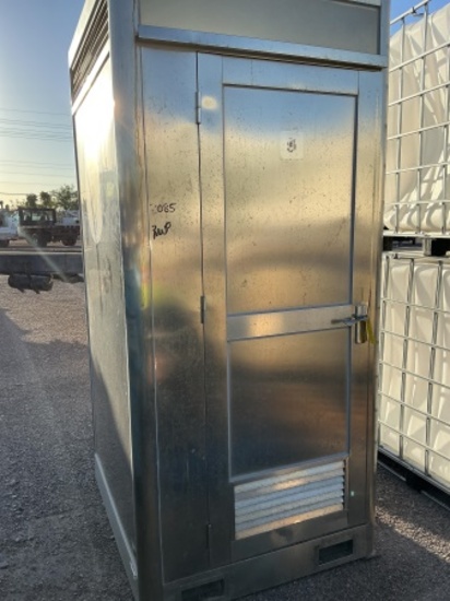 PORTABLE RESTROOM UNIT