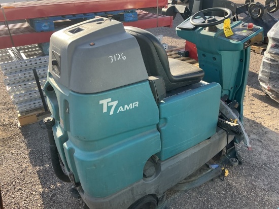 TENNANT T7 AMR RIDE ON FLOOR CLEANER