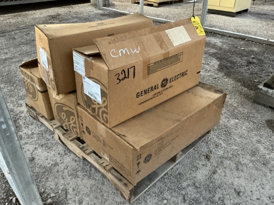 Pallet Of Ge Street Lights