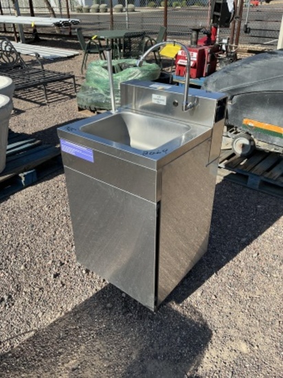 STAINLESS STEEL HAND WASHING SINK
