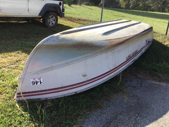 2000 SMOKER CRAFT BOAT UNIT- (NO MOTOR)