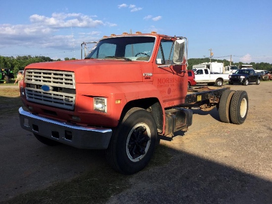 1988 FORD F700 C/C (5 SPD W/ 2 SPD REAR END 429 ENGINE, PTO ON TRANSMISSION, VIN-1FDNF70K0JVA19243,