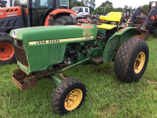 JOHN DEERE 850 TRACTOR