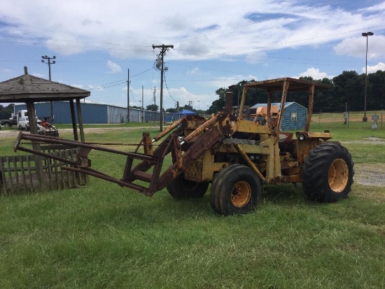 MASSEY FERGUSON LOADER TRACTOR (IN/OP)