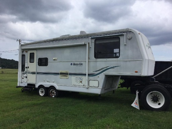 ALUMA-LITE BY HOLIDAY RAMBLER 5TH WHEEL CAMPER W/SLIDEOUT, AC WORKS, 26FT, MILES 108292, MODEL 265KS