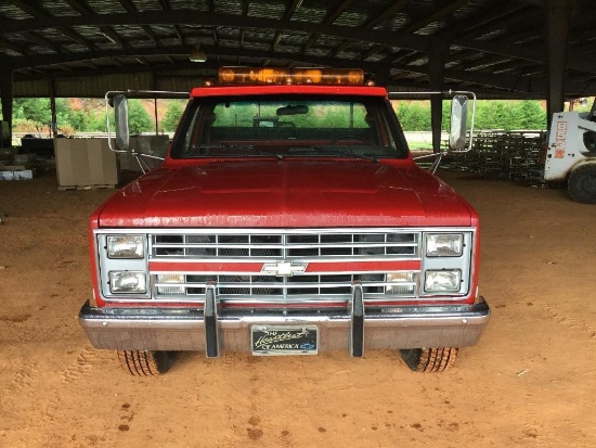 1988 CHEV C30 ROLLBACK (4 SPD, 17' CHEVRON ALUM BED, 454 GAS) VIN-1GBHC34WBGS121386, MILES READ