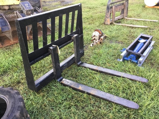 SKID STEER FORK ATTACHMENT