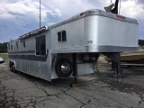 1985 FEATHERLITE 2 HORSE ALUM TRAILER W/FULL LIVING QTRS & MID-TACK ROOM, GOOSENECK, 38FT,
