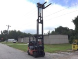 TOYOTA FORKLIFT (MODEL 7F GCU25, 4500 LB CAPACITY, 3 STAGE, SIDE SHIFTER, HOURS READ 19820, PROPANE,