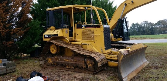 2000 CAT D5M LGP CRAWLER **TO BE SOLD OFFSITE** (HRS READ 10395, 10FT 10IN BLADE, 40% UNDERCARRIAGE,