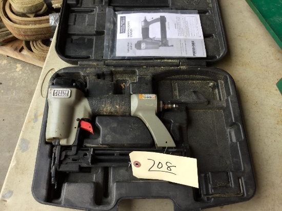 PORTER CABLE PNEUMATIC NARROW CROWN STAPLER (WORKING CONDITION)