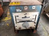 MILLER GAS TUNGSTON/SHIELDED METAL ARC WELDING MACHINE (RUNS & WELDS)