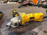 DEWALT ELECTRIC SIDE GRINDER (4.5in) WORKING CONDITION