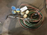 SET-CUTTING TORCH, GAUGES, HOSE