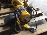 INGERSOLL RAND 1 TON CHAIN HOIST