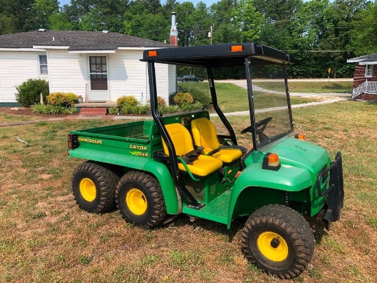 JOHN DEERE GATOR 6X4 (GAS, HRS READ 874, MANUAL DUMP BED, SN-W006X405103) R1