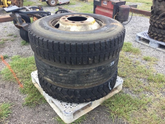 (3) TRUCK TIRES & WHEELS (11 R 22.5 ) R1