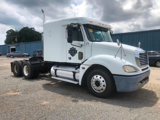 2006 FREIGHTLINER COLUMBIA ROAD TRACTOR (T/A, 14L DETROIT 60 DIESEL, MILES READ-894642,