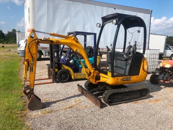 2006 JCB 8018 MINI EXCAVATOR (AUX HYDRAULICS, 54" PUSH BLADE, 10" BUCKET, VIN-SLP080186E1046964)R1