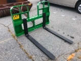 JOHN DEERE FORKS ATTACHMENT W/42