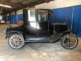 1924 FORD MODEL T COUPE (DOES NOT RUN, (1) TOOTH OFF FLYWHEEL, BELONGED TO DOCTOR-DR BAG ON SIDE