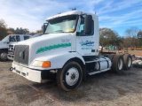 2000 VOLVO ROAD TRACTOR