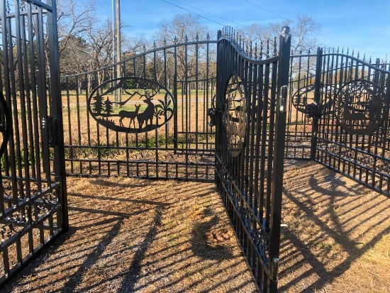 20FT WROUGHT IRON GATE W/DEER ART-SELLING ABSOLUTE