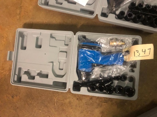 1/2" IMPACT WRENCH KIT **SELLING ABSOLUTE**
