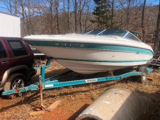 SEA RAY 200 SKI BOAT