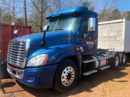**INOP** 2013 FREIGHTLINER ROAD TRACTOR W/ DAY CAB