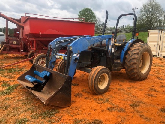 NEW HOLLAND TN55 TRACTOR W/ LOADER