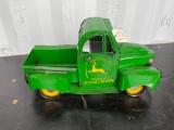 JOHN DEERE METAL TRUCK YARD ART