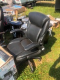 OFFICE CHAIR **RETURNS/OVERSTOCK-CONDITION UNKNOW*