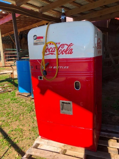 VINTAGE UPRIGHT COKE MACHINE (RUNS COOL)