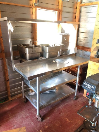 STAINLESS STEEL RESTAURANT TABLE AND ACCESSORIES