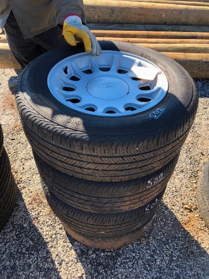 (4) TIRES & WHEELS (COME OFF 2001 FORD CROWN VIC)
